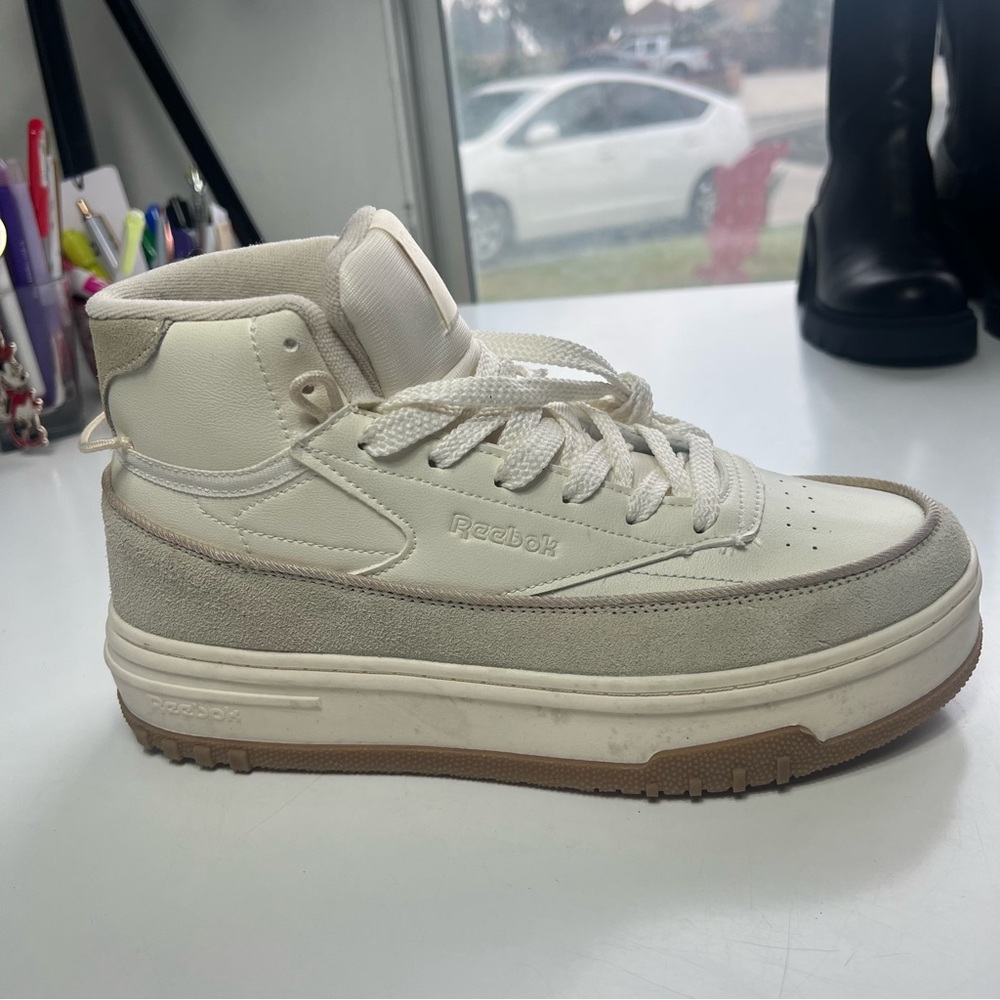 Reebok Club C Geo Mid Sneakers Cream/ Off white Size 9 NWOT